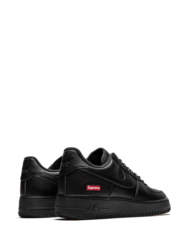 Nike Suprême