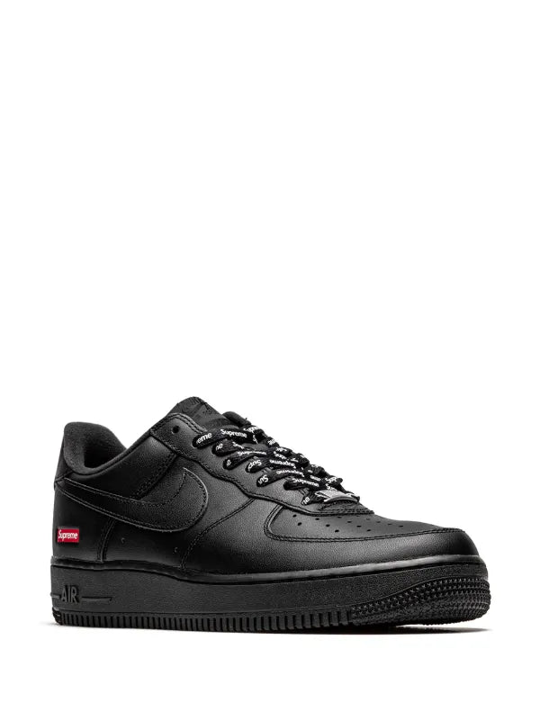 Nike Suprême